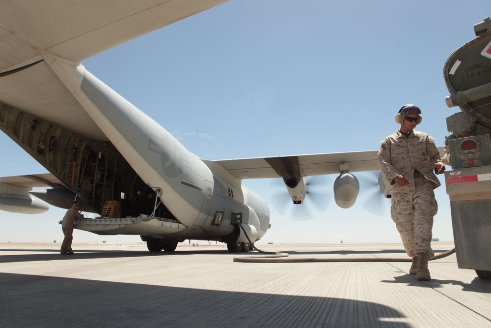 Marine Corps Hornets, Harriers team up for tandem operations in Afghanistan