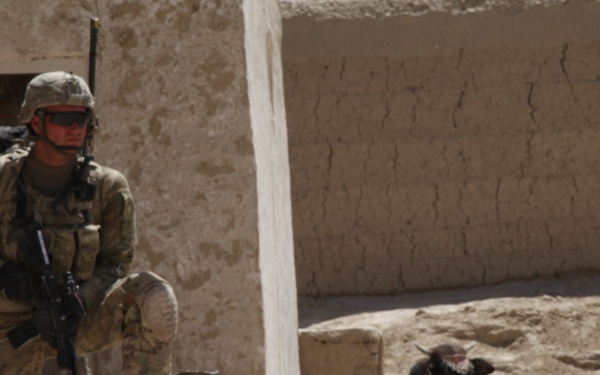 Soldiers conduct Operation Kherwar Pahtar