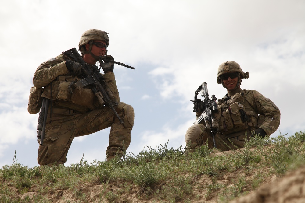 Soldiers conduct Operation Kherwar Pahtar