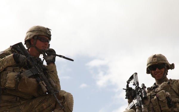 Soldiers conduct Operation Kherwar Pahtar