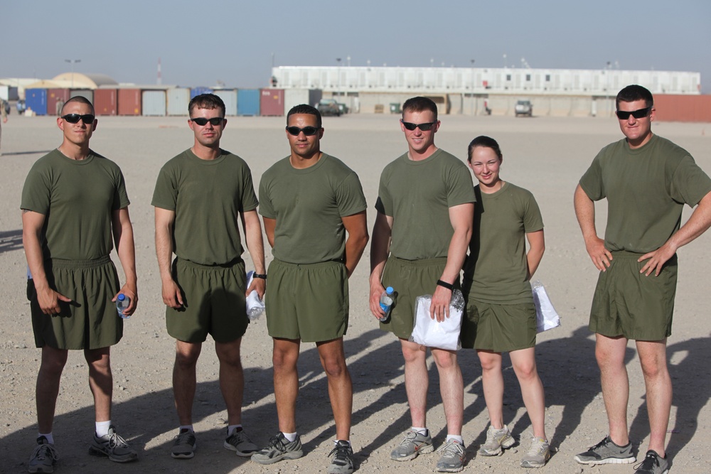 Troops, civilians run to remember fallen heroes