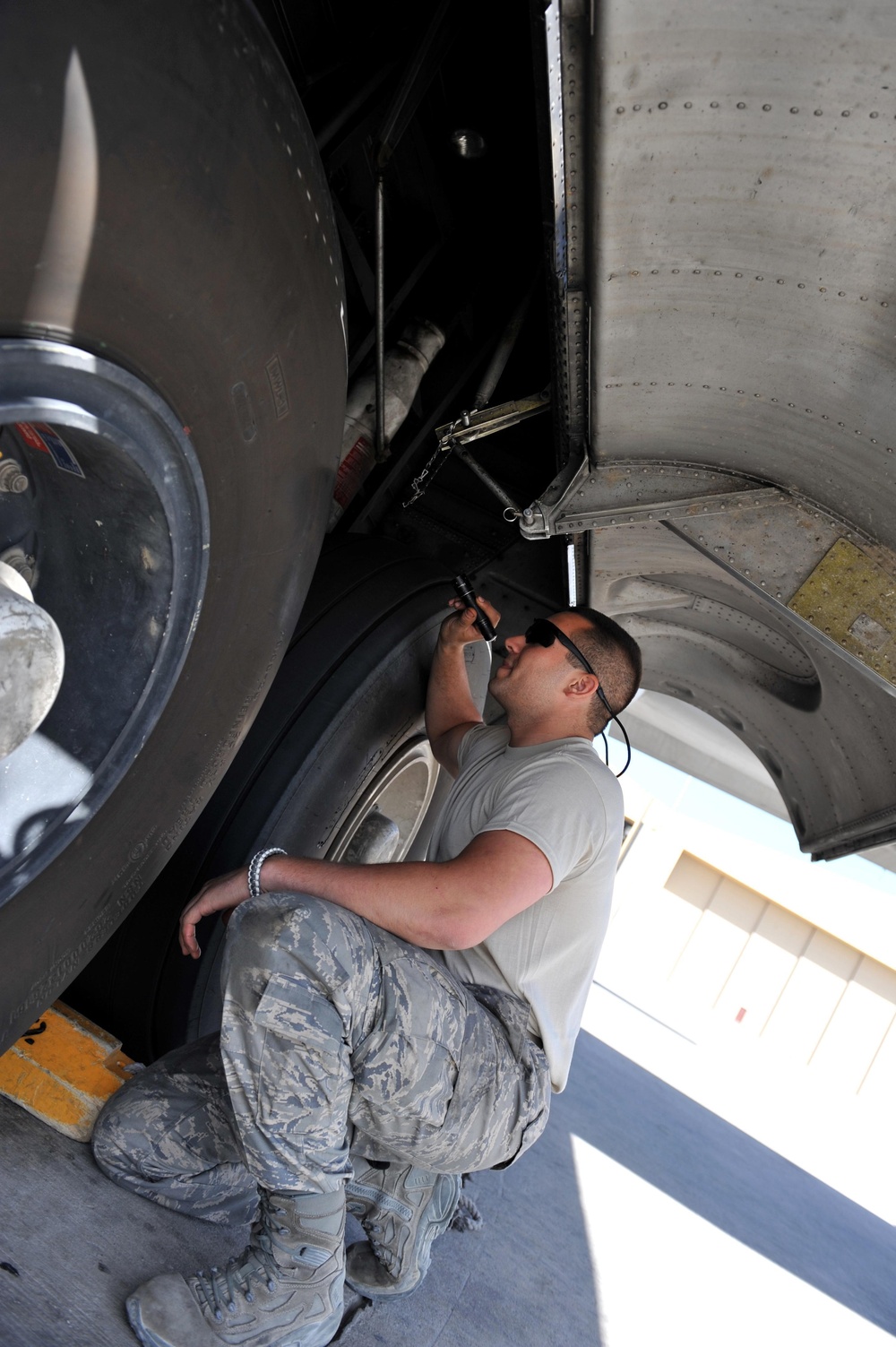 DVIDS - News - Deployed Maintenance Recovery airmen critical to flying ...