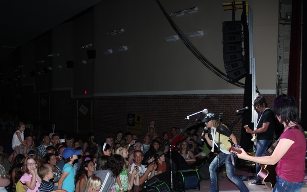 Military appreciation country concert rocks Cherry Point