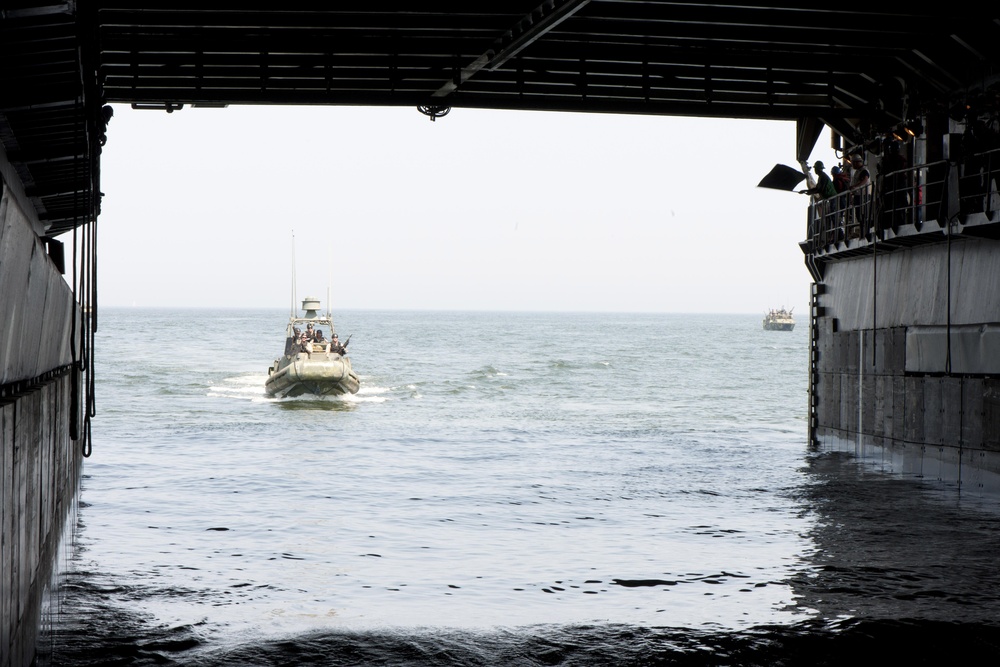 Riverine forces make history with well deck certification