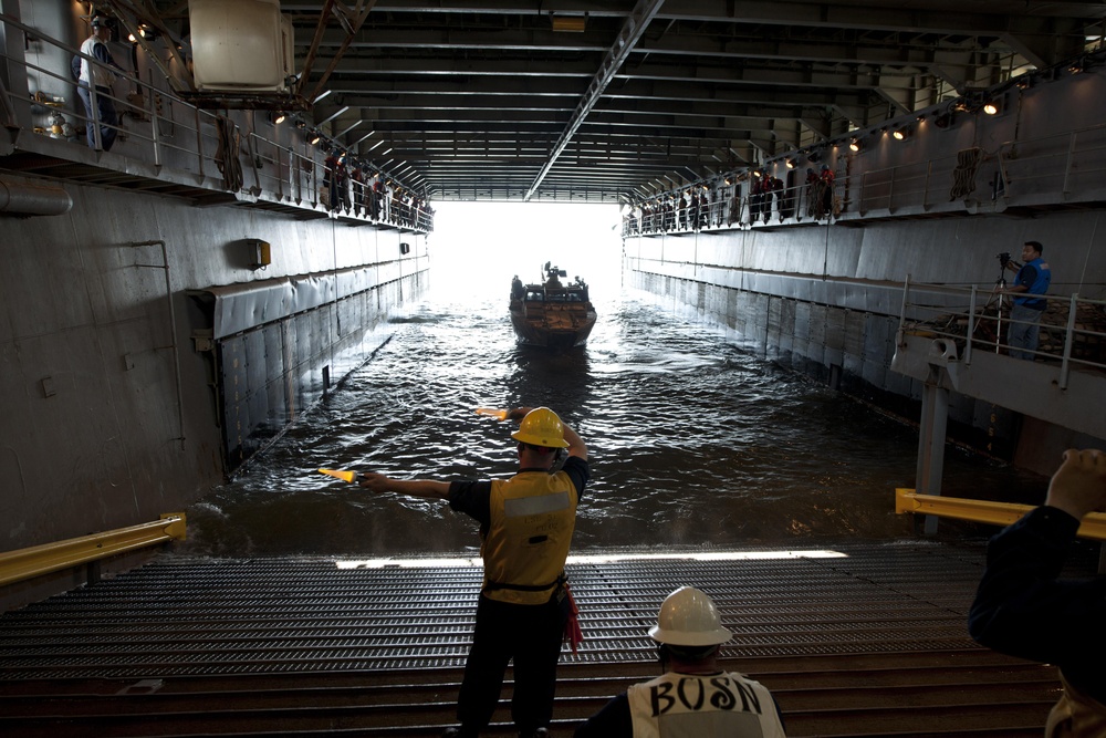 Riverine forces make history with well deck certification