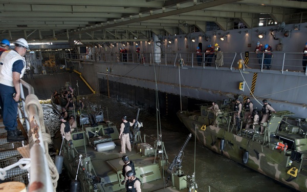 Riverine forces make history with well deck certification