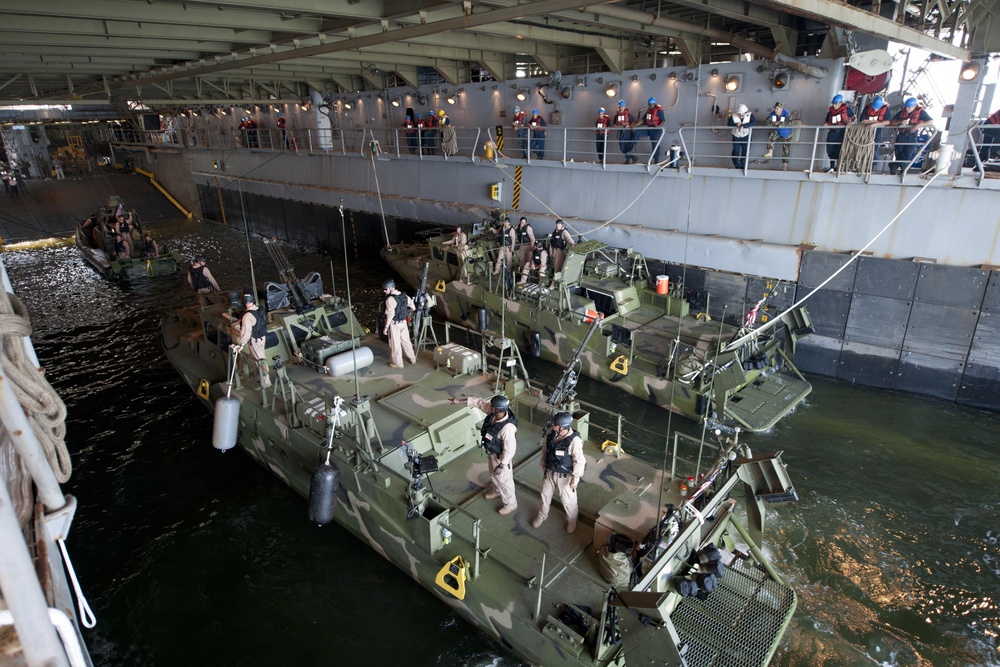 USS Oak Hill