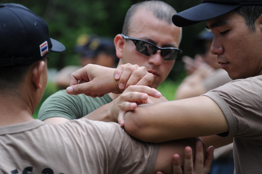 Marines conduct non-lethal training in Thailand