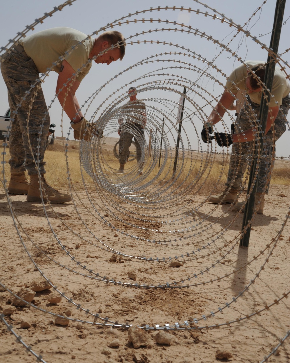 Ring of fire: Airmen secure largest, hottest runway in Iraq
