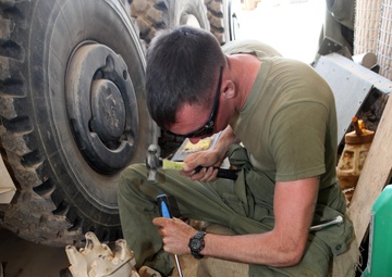Mechanics: Unsung heroes keep Marines in the fight