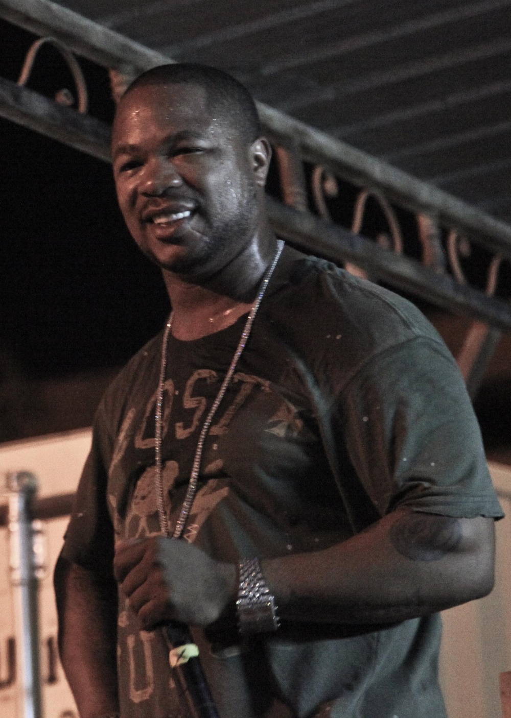 Xzibit performs for soldiers in Baghdad