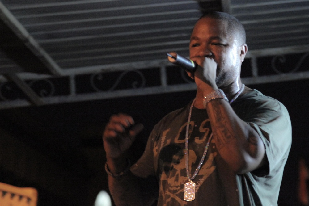 Xzibit performs for soldiers in Baghdad