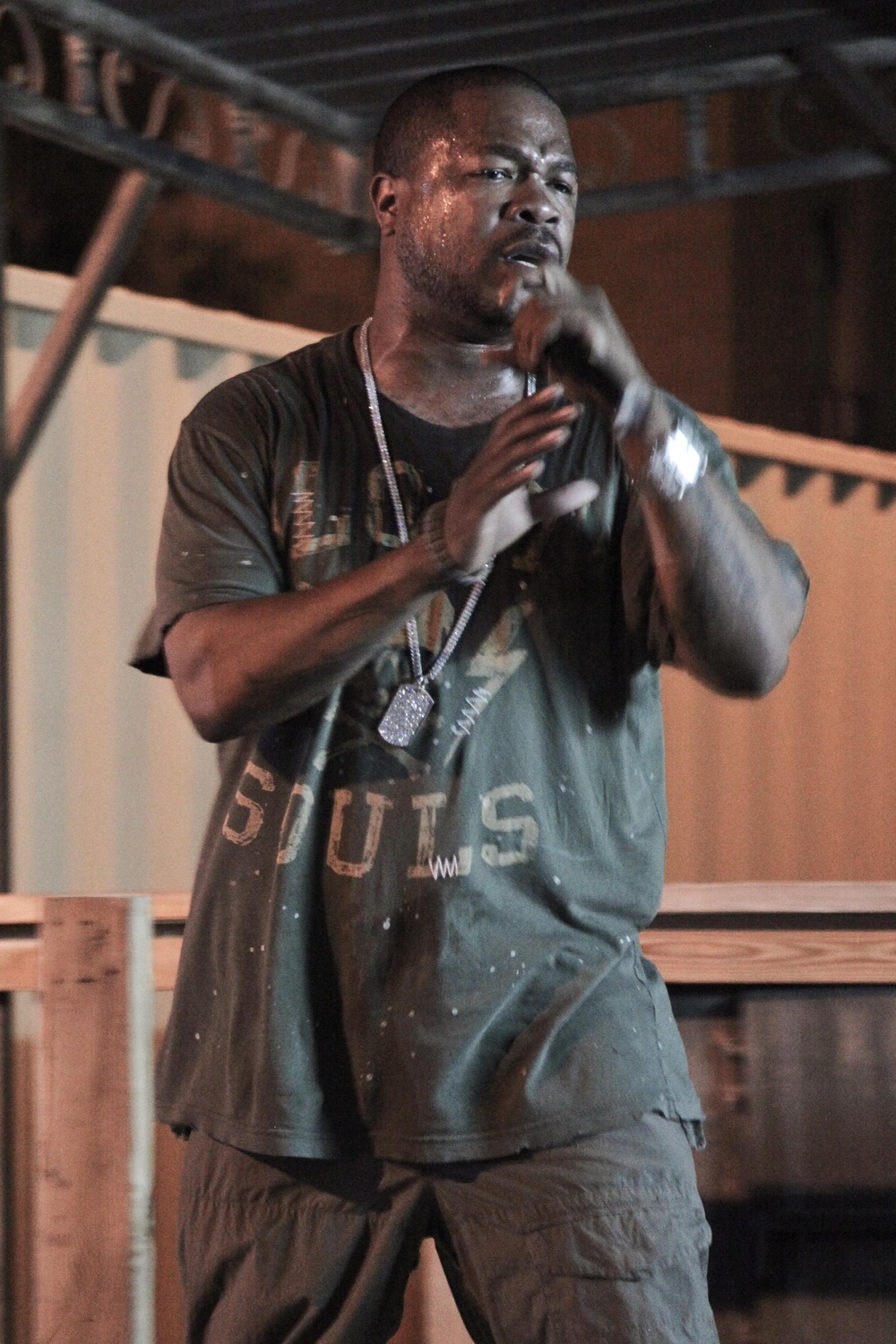 Xzibit performs for soldiers in Baghdad