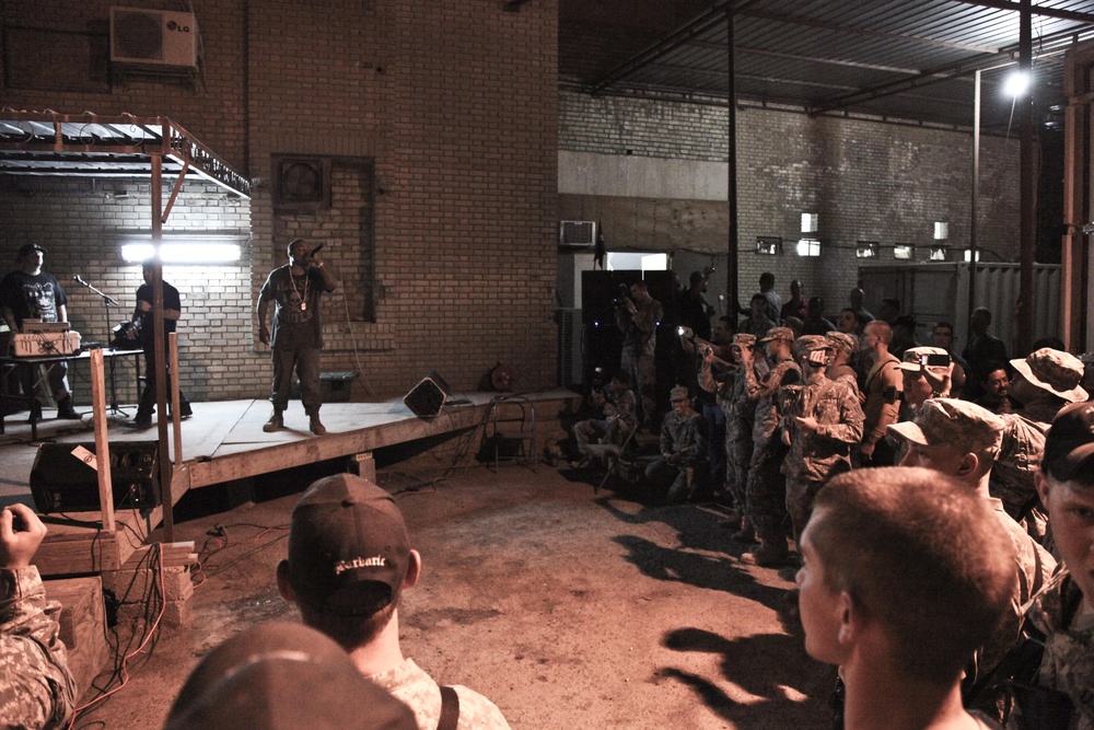 Xzibit performs for soldiers in Baghdad