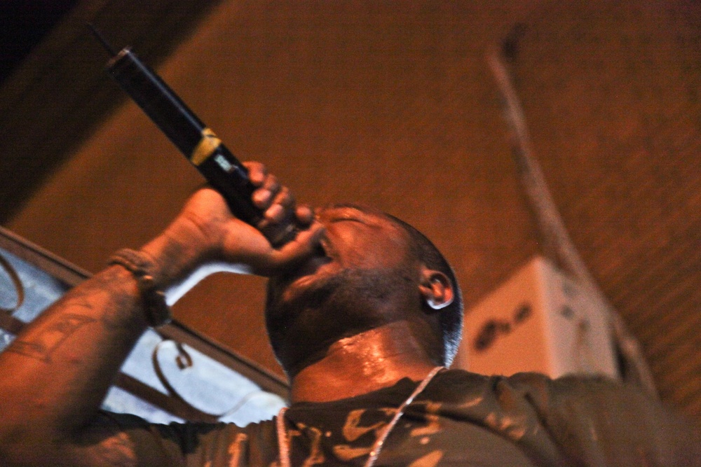 Xzibit performs for soldiers in Baghdad