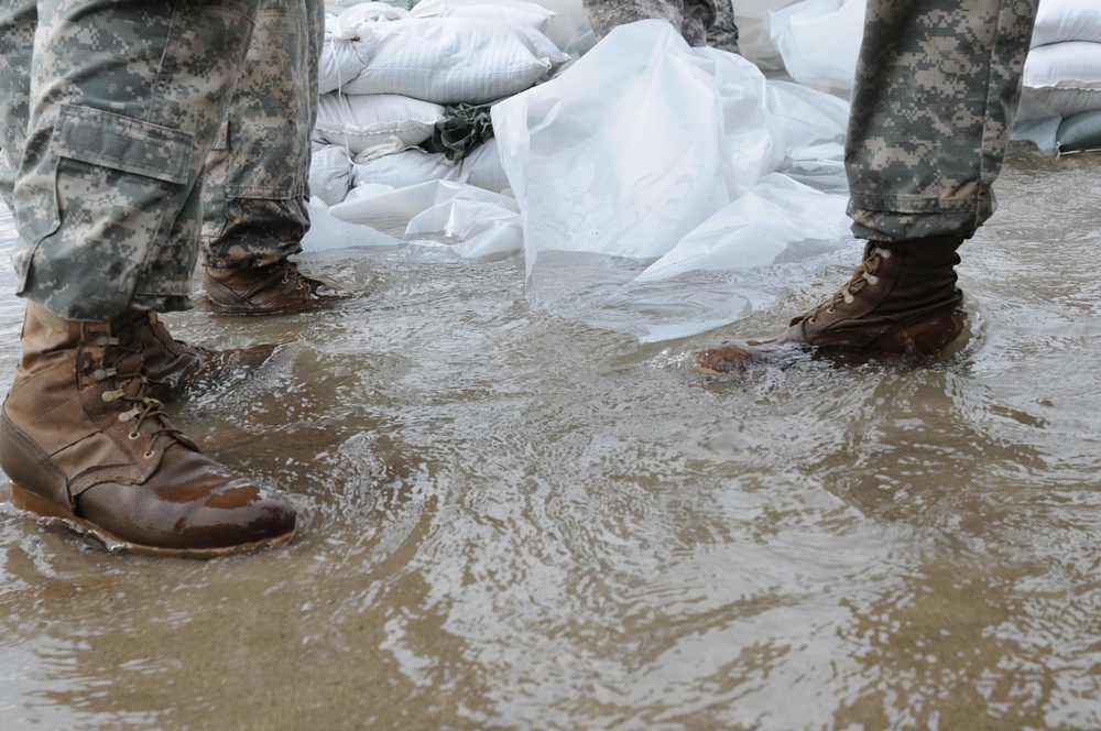 147th FA Quick Response Force gets feet wet