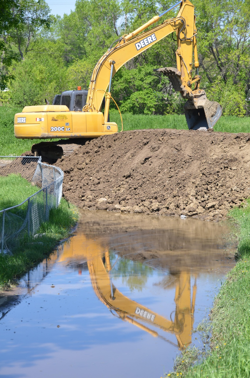 Corps continues levee improvement in Minot, N.D.