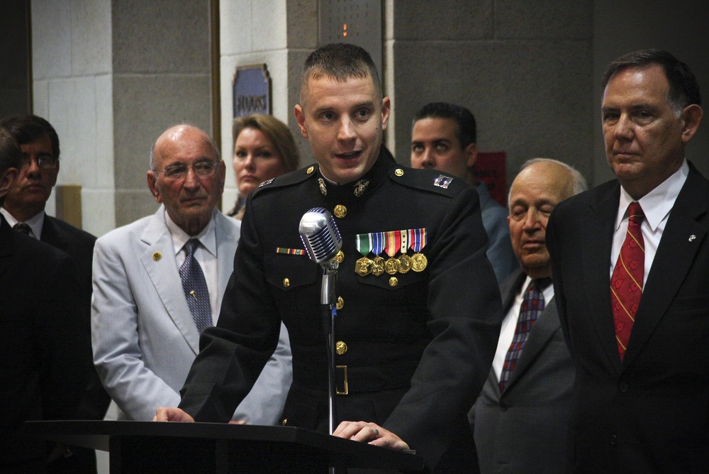 Fort Lauderdale Marines, Miami-Dade residents honor nation's heros