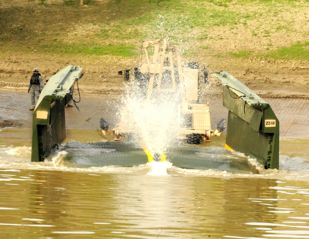 502nd MRBC conducts Bridge Erection Boat school