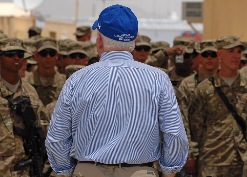 US Secretary Gates' visit to Forward Operating Base Walton in Kandahar, Afghanistan