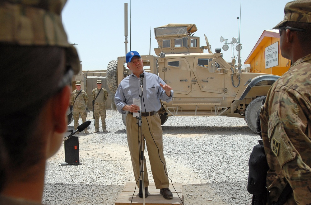 US Secretary Gates' visit to Forward Operating Base Walton in Kandahar, Afghanistan