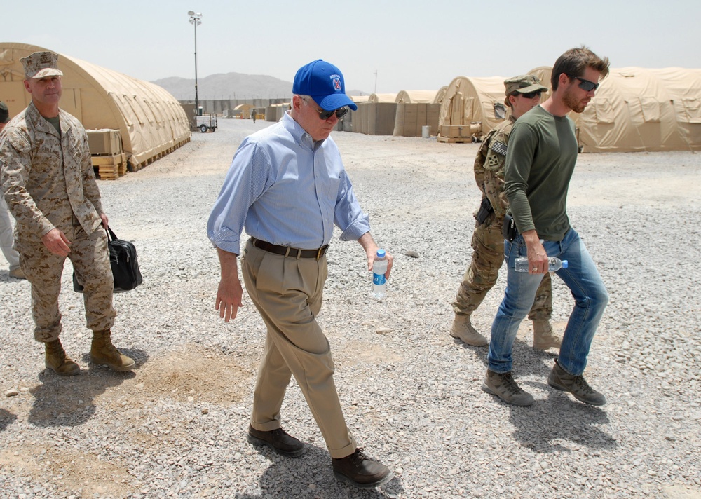 US Secretary Gates' visit to Forward Operating Base Walton in Kandahar, Afghanistan