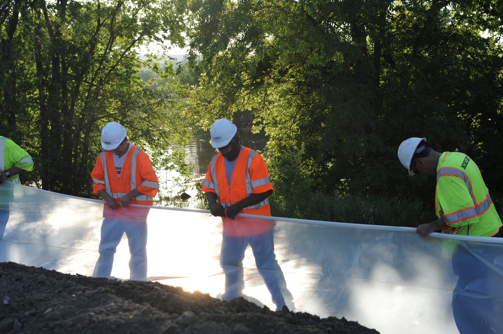 Cooperation guides transition from levee contruction to oversight