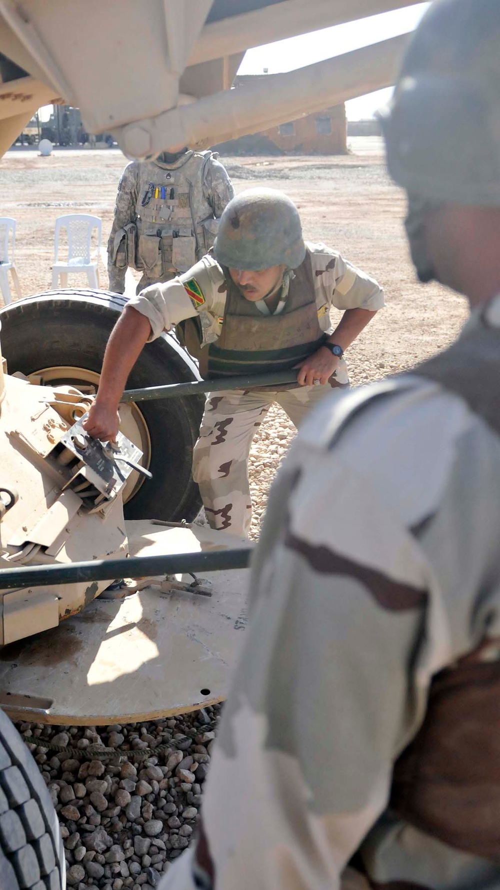 US forces assist in development of Iraqi Field Artillery Corps