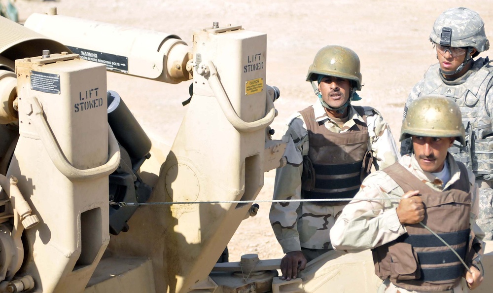 US forces assist in development of Iraqi Field Artillery Corps