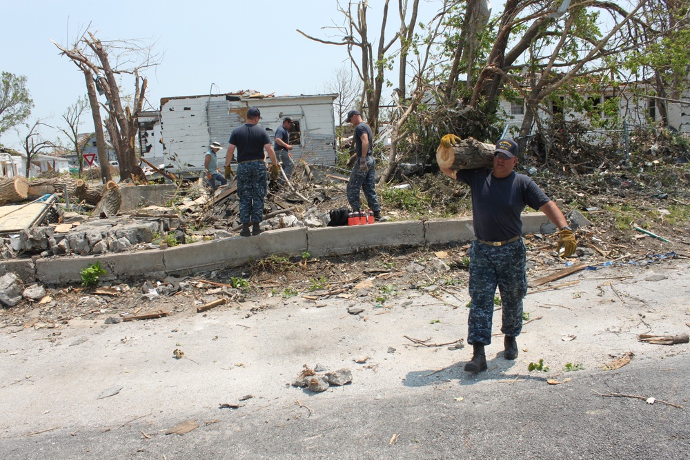 USS Missouri helping with clean-up efforts in Joplin