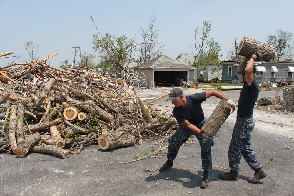 USS Missouri helping with clean-up efforts in Joplin