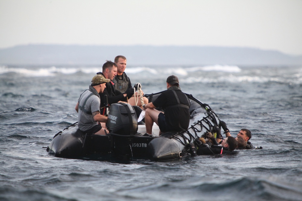Marines qualify in diving supervisor’s course