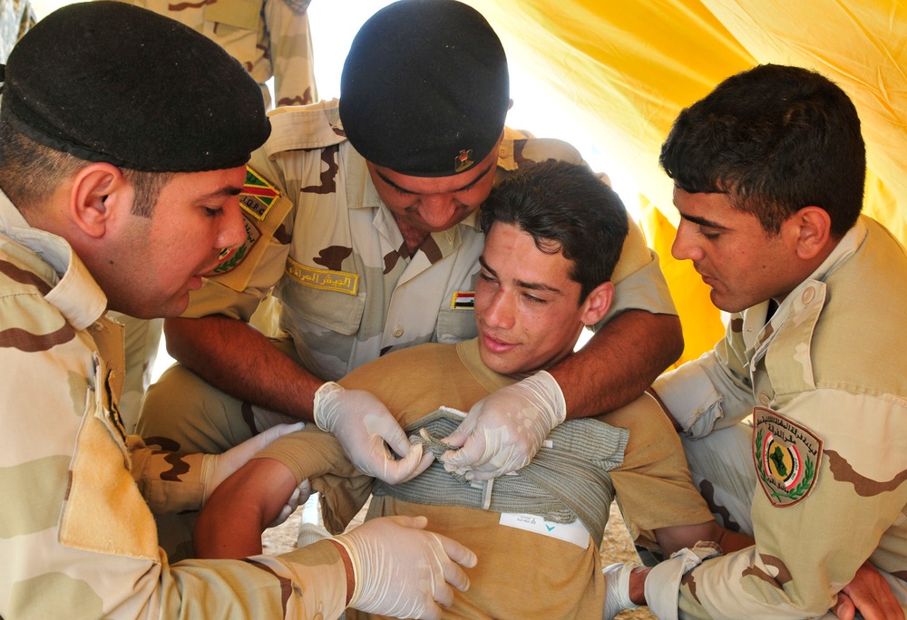 Iraqi medics hone field medical skills