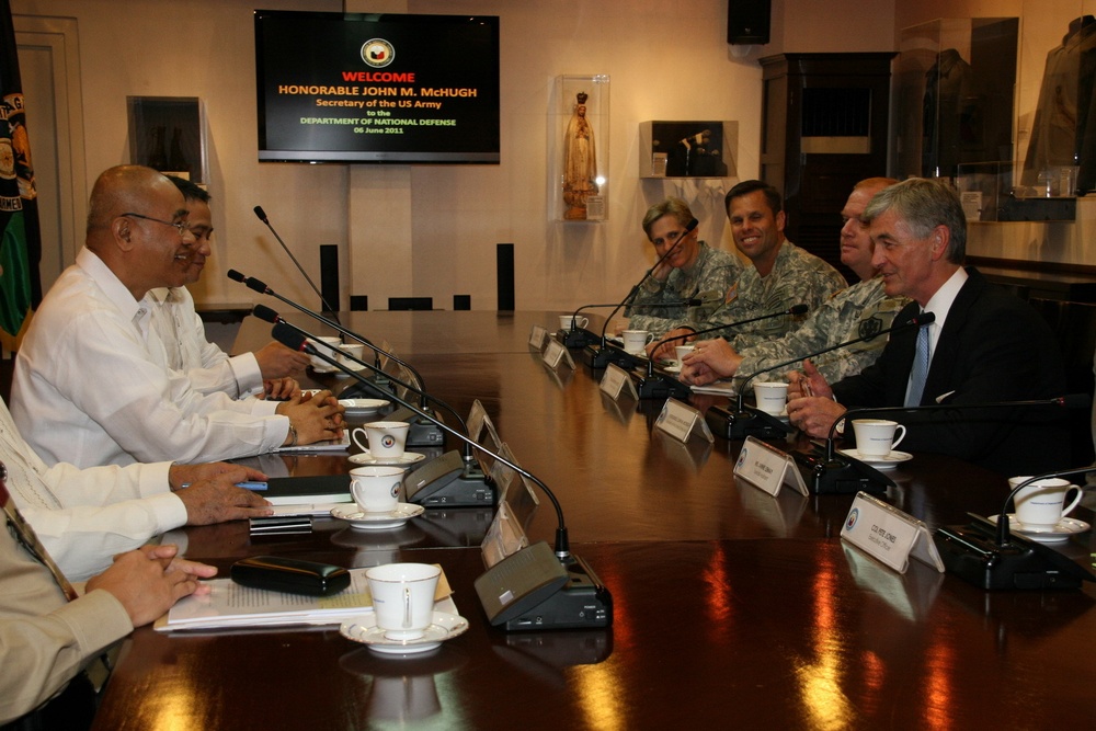Secretary of the Army Visits Manila