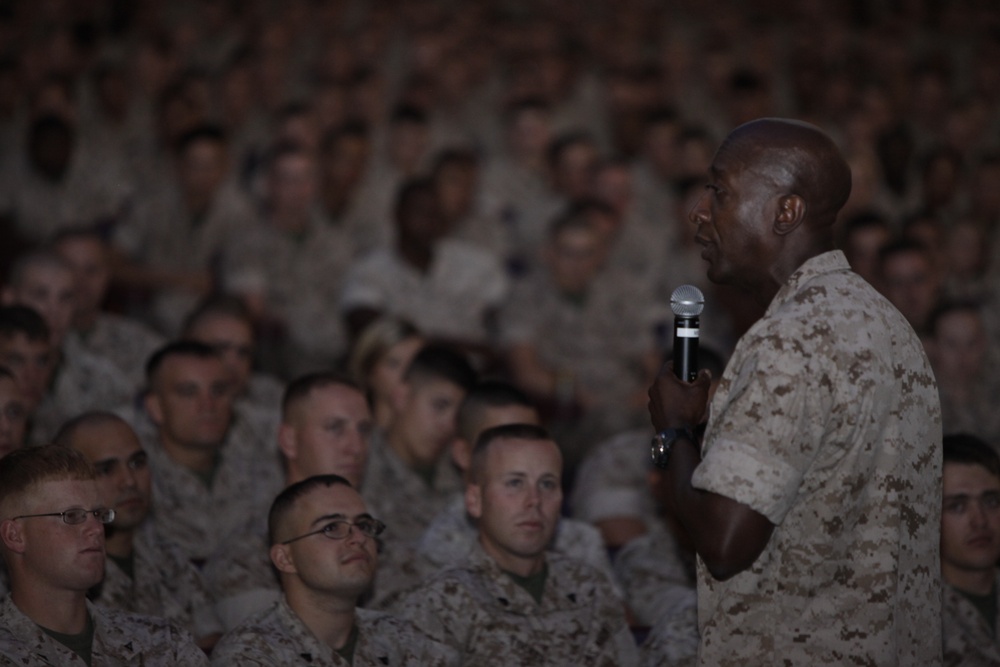 Sgt. Maj. Kent recalls Corps career during visit to Cherry Point