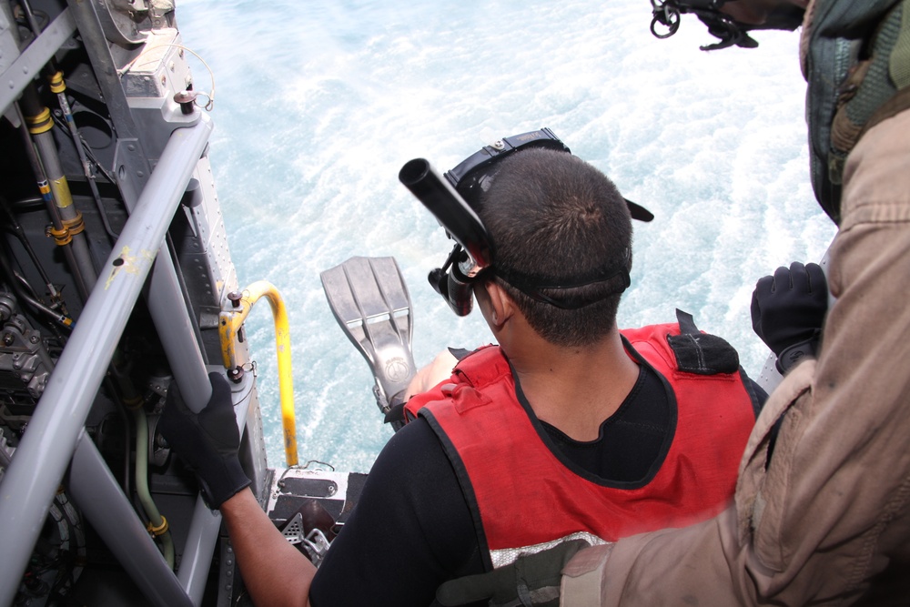 VMR-1 certifies for search, rescue