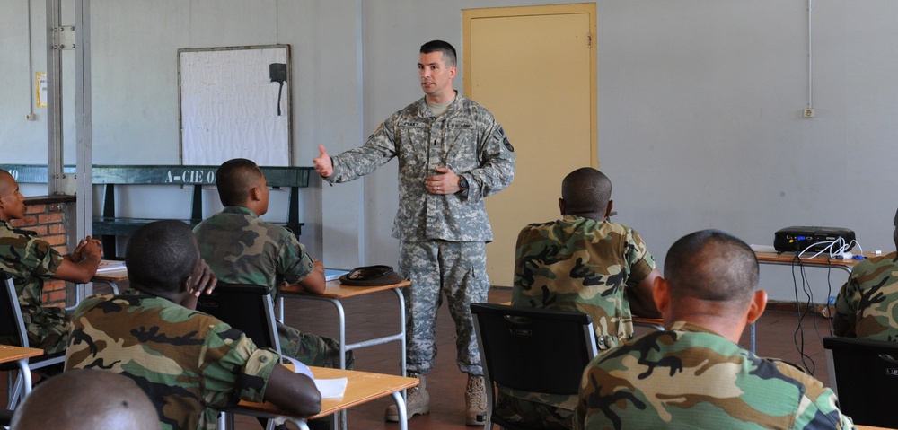 South Dakota Army National Guard MPs teach Surinamese Army Security Force tactics