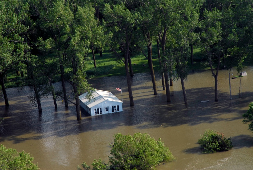 Missouri River flood relief 2011