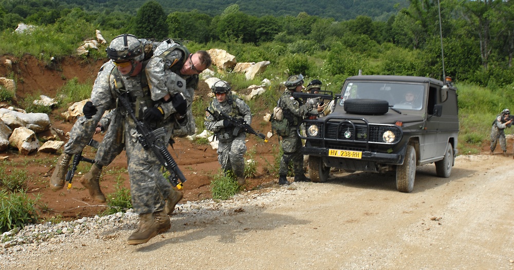 Minnesota National Guard and Croation Soldiers train uring Immediate Response