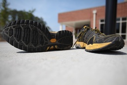 Marines learn differences between good, bad running shoes