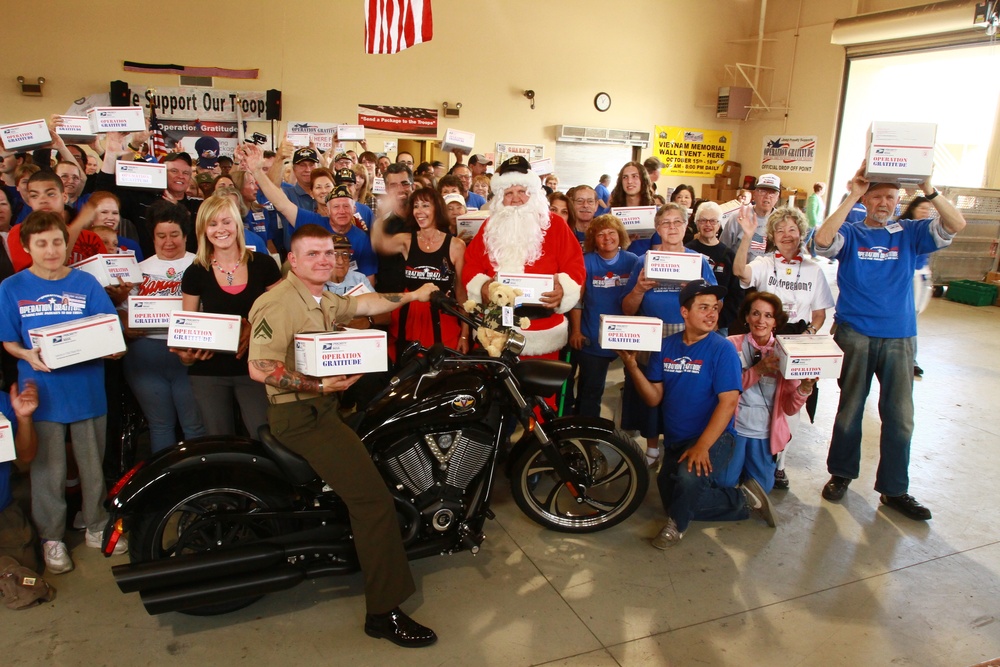 3/5 Marine receives motorcycle from care package group