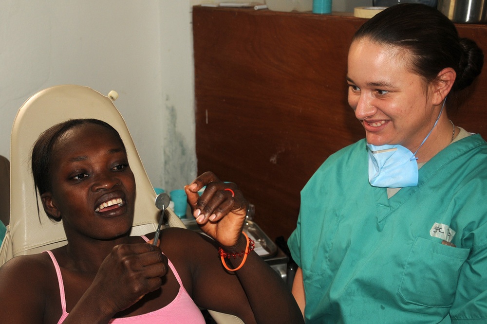 Joint forces dental team treats 1,100 in Saint Marc, Haiti