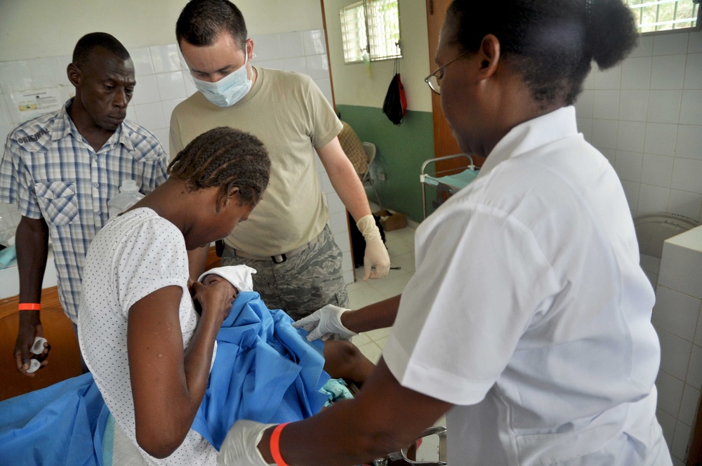 Canadian, Colombian &amp; US joint medical team saves lives in Haiti
