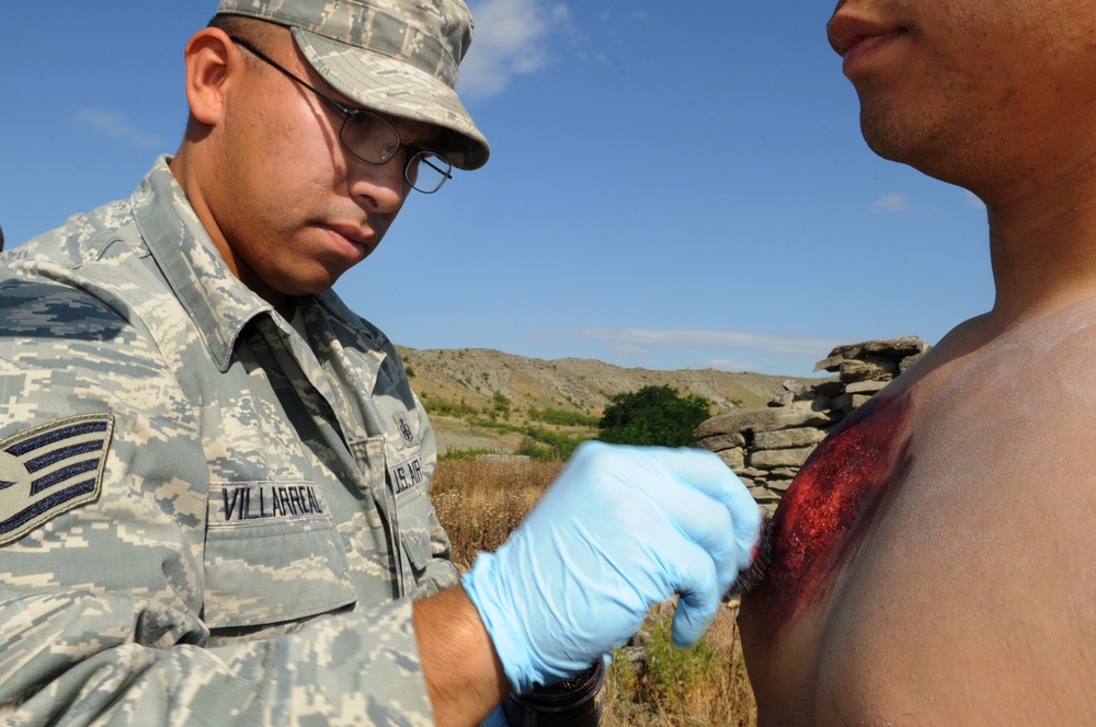 US medics build field hospital