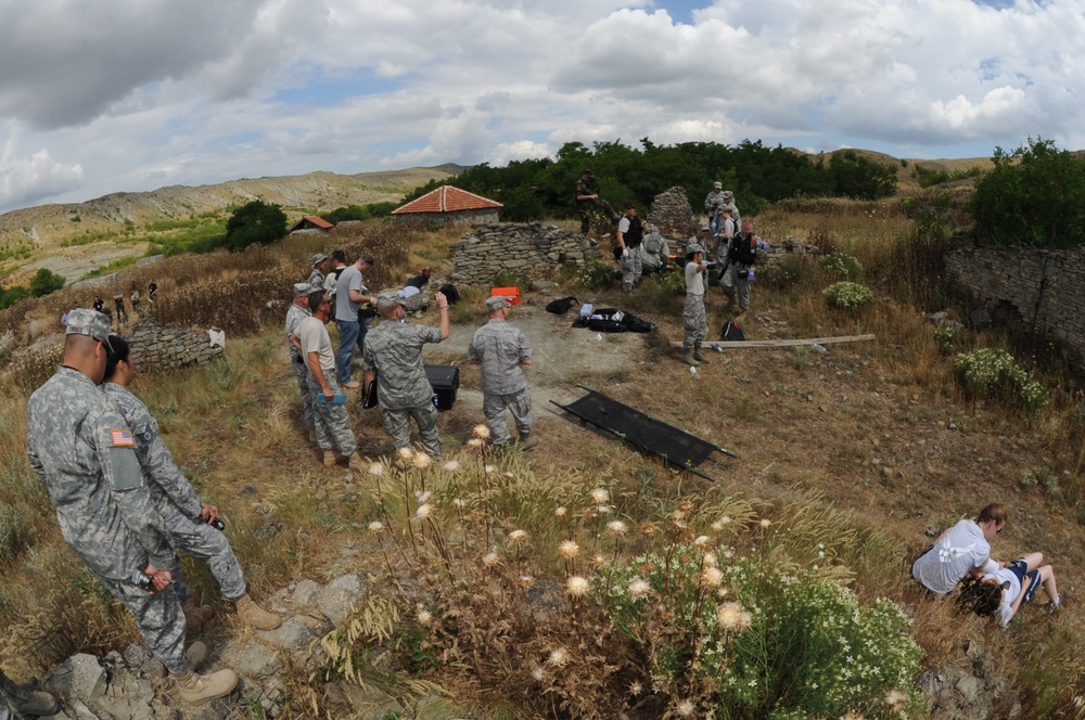 US medics build field hospital