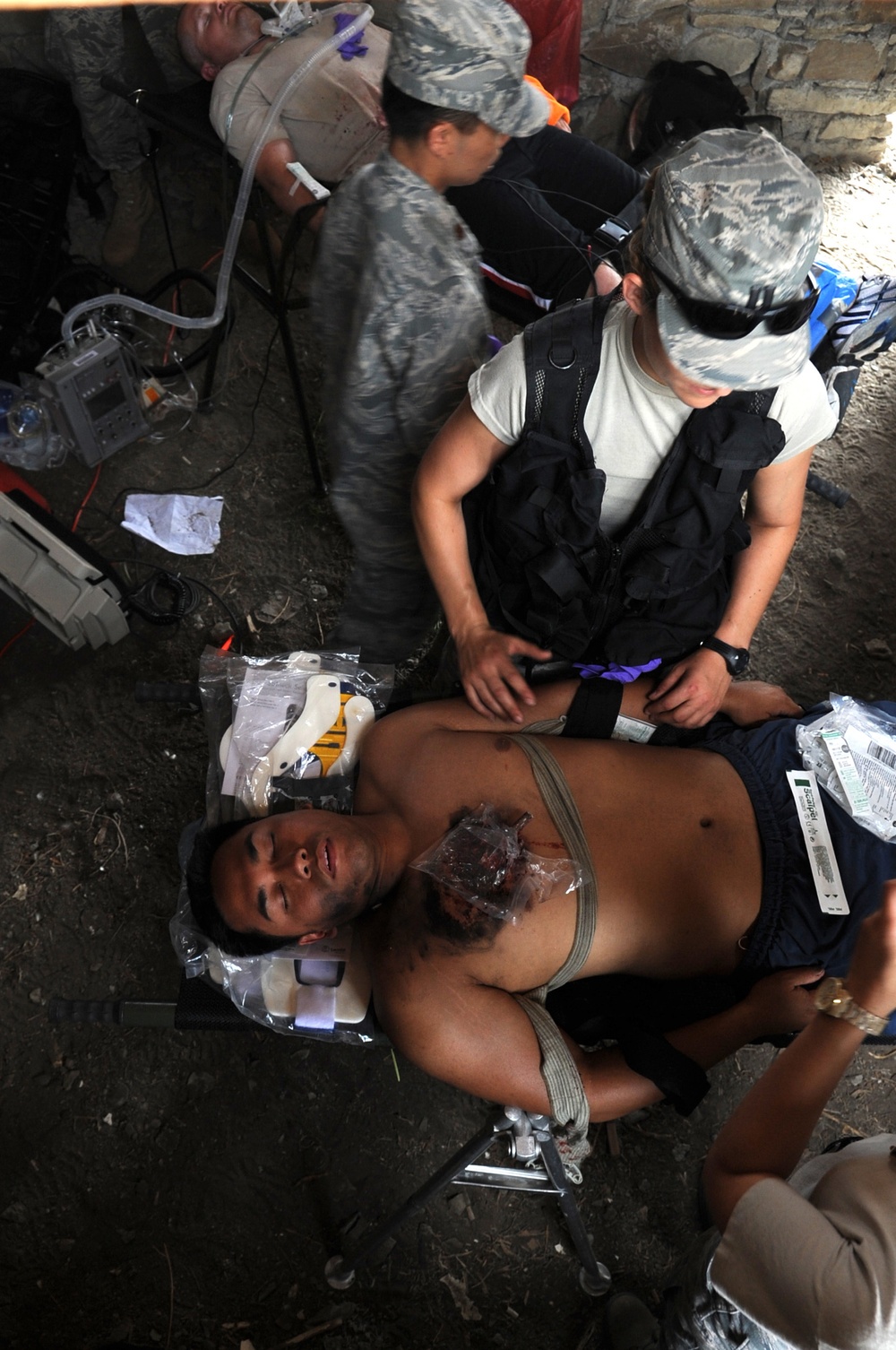 US medics build field hospital