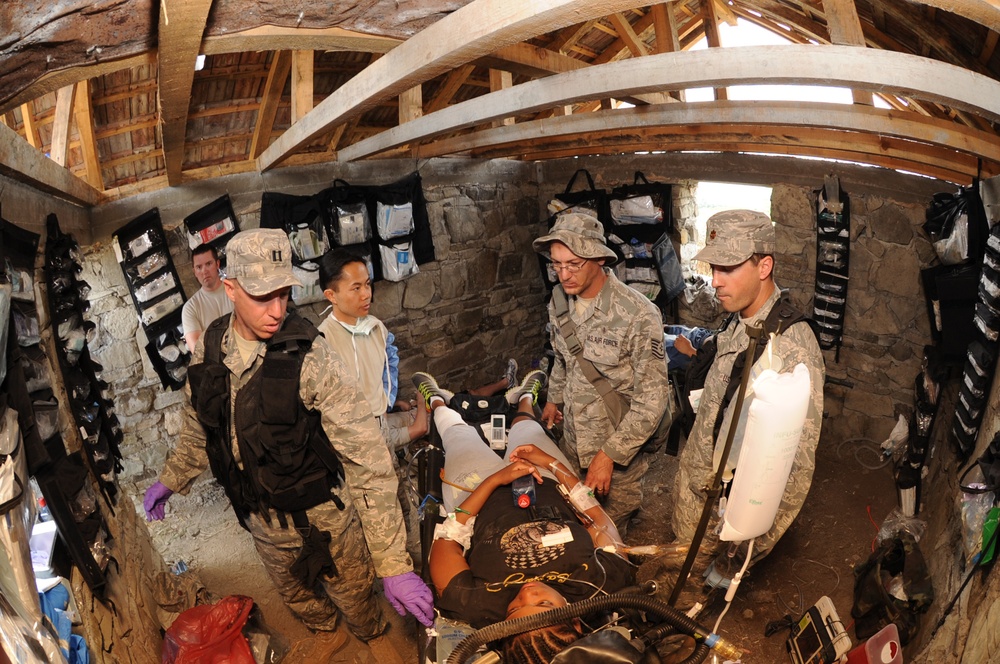 US medics build field hospital