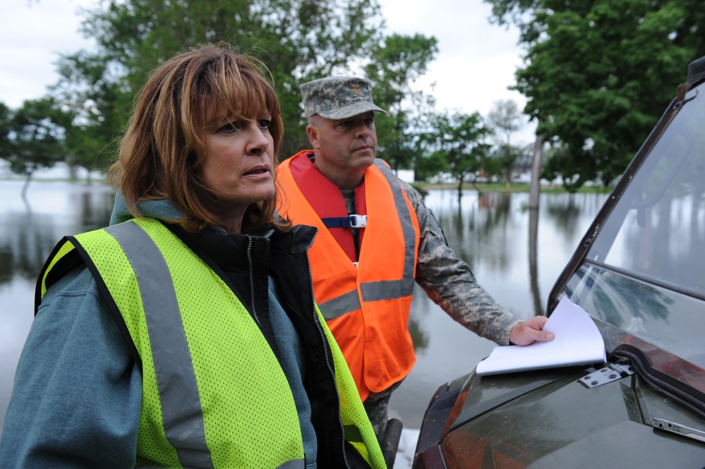 National Guard shows Pierre mayor levee operations