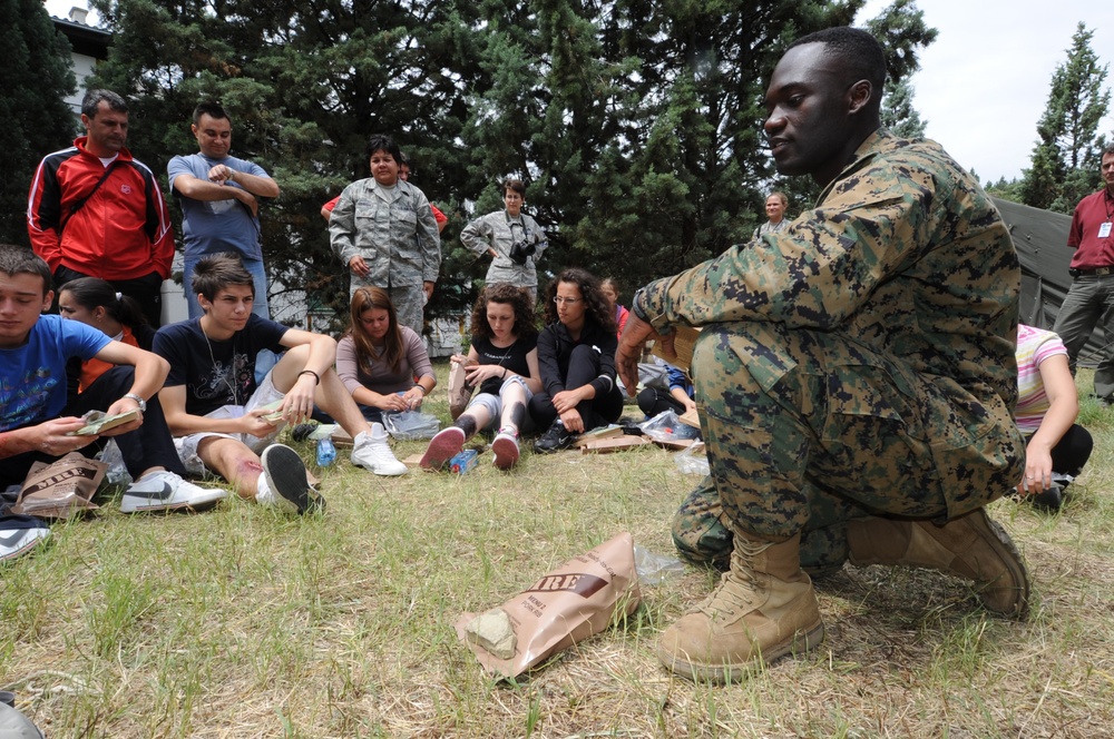 US Marine teaches MRE class to Macedonian students