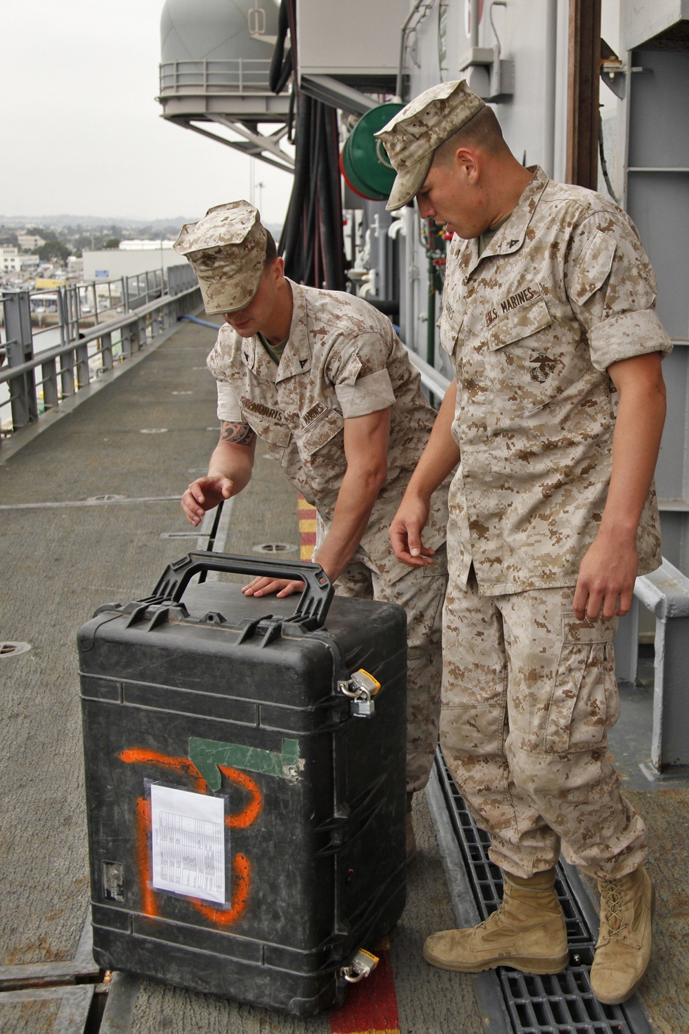 Communications Marines train before pre-deployment exercises